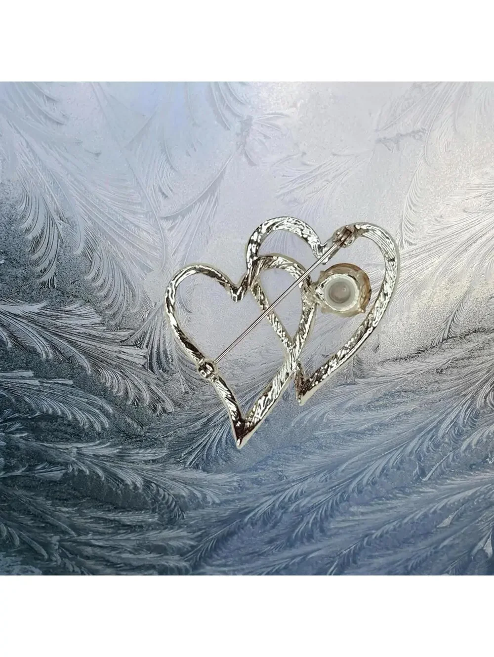 178. Goldtone Vintage Heart Brooch Bling Green